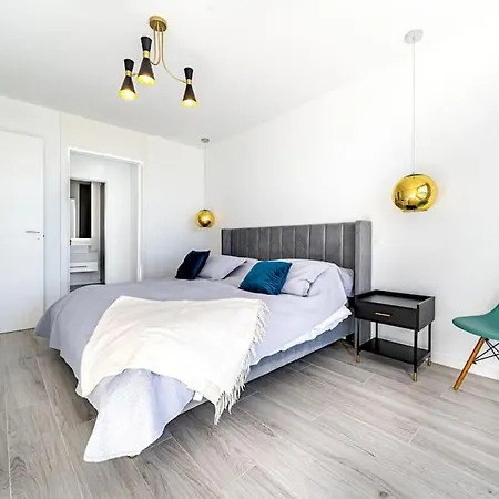 Holiday home Brand New, Elegant Townhouse