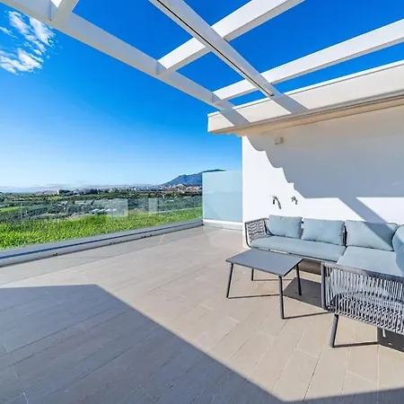 Brand New, Elegant Townhouse Estepona