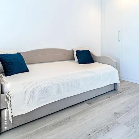 Brand New, Elegant Townhouse *